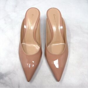 Gianvito Rossi Pointed Toe Kitten Heel Mule Pumps Nude Patent Leather Retro 37.5